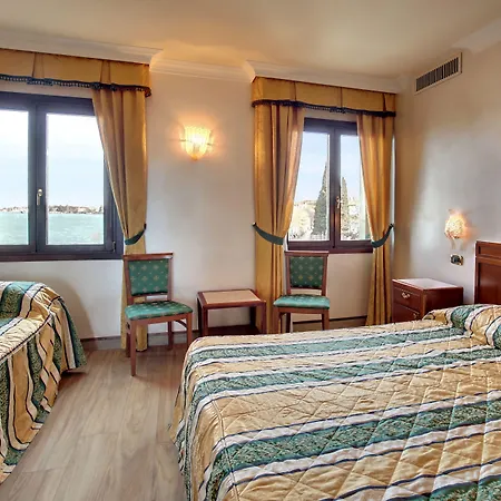 酒店 全景酒店 4*