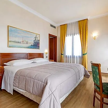 Panorama Hotel 4*