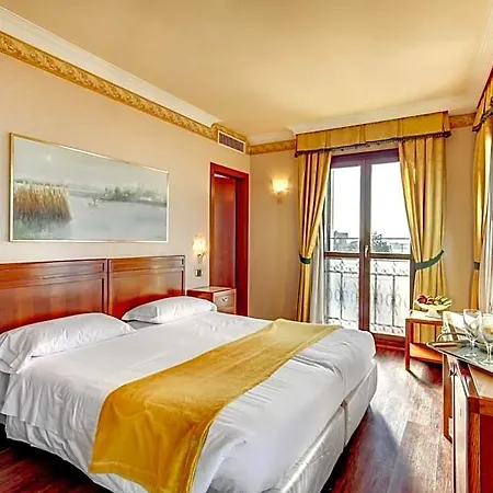 Panorama Hotel 4*