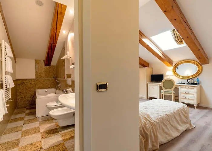 Panorama Hotel 4*